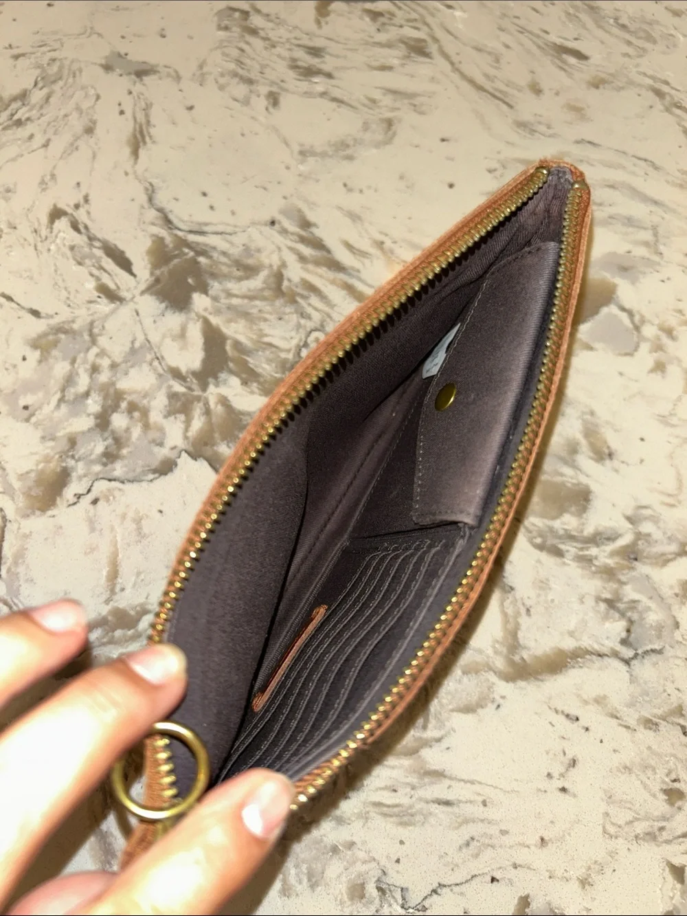 MADEWELL "THE LEATHER" POUCH CLUTCH BROWN - Picture 2 of 6